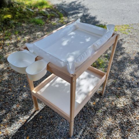 Ny pris: Pent brukt stellebord fra Ikea til salgs