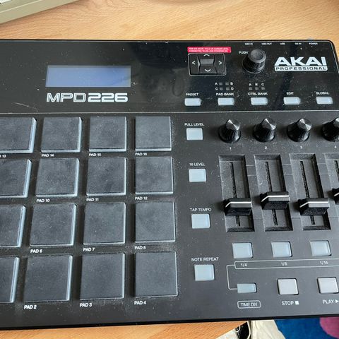 Akai MPD226 MIDI-kontroller