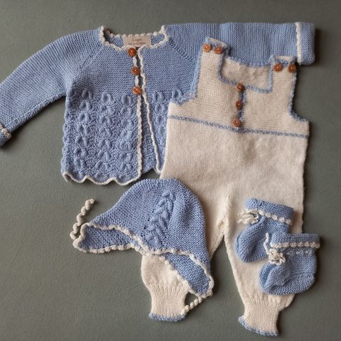 New handmade knit baby girl blue set