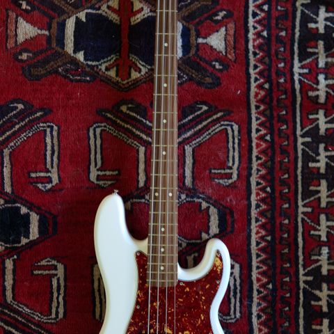 Fender Precision bass