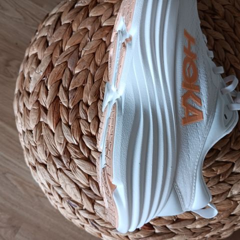 Hoka Bondi 8