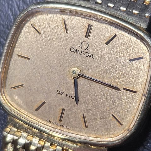 OMEGA - DE VILLE - DAME - KLOKKE - UR - GULL - 585 - 1930-70 TALLET?