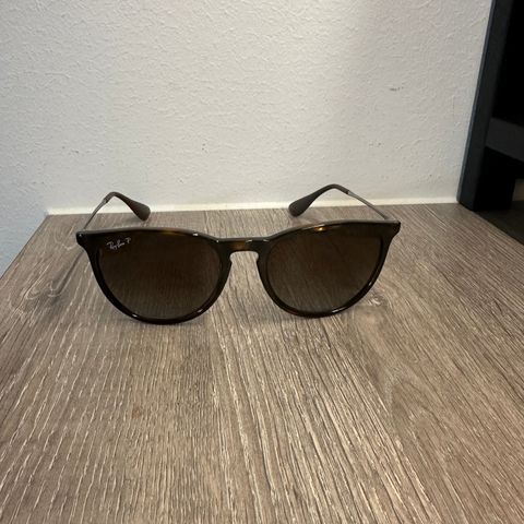 Ray Ban solbriller selges