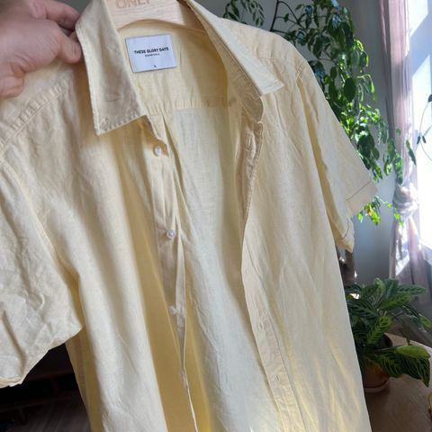 XL - Kortermet gul linskjorte