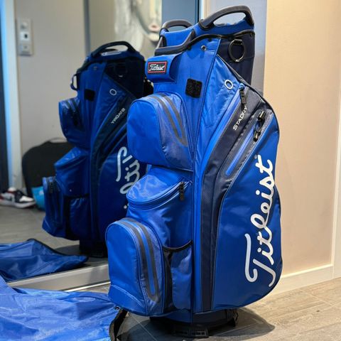 Nesten ny Titleist StaDry 14 trallebag