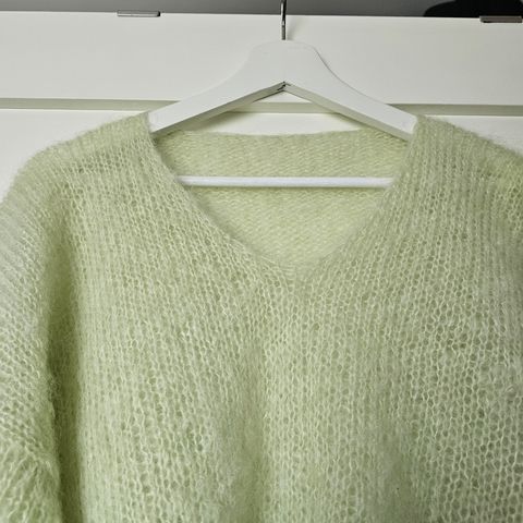 Hjemme strikket Facile sweater