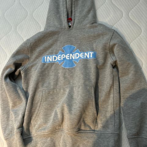 Independent genser / skateboard
