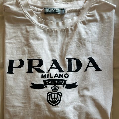 Prada t-skjorte