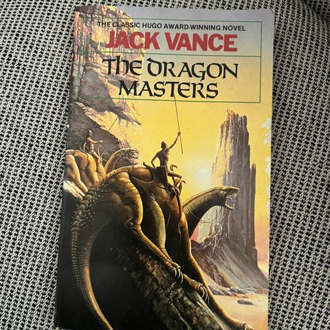 «The dragon masters» av Jack Vance