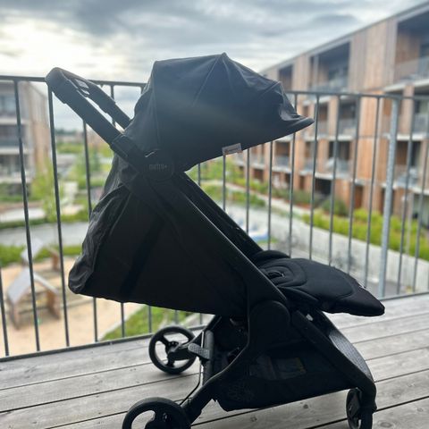 Ergobaby metro+ svart m/bøyle