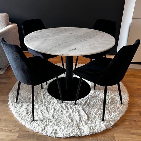 Spisebord i ekte marmor -  Ø106 cm - Pent brukt