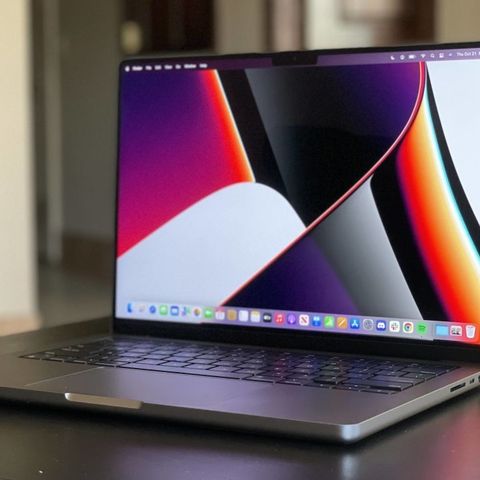 Ønsker å kjøpe en STRØKEN MacBook Pro 14 !