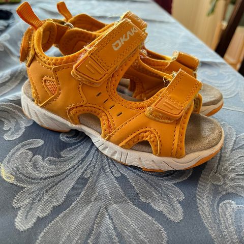Okaki sandaler