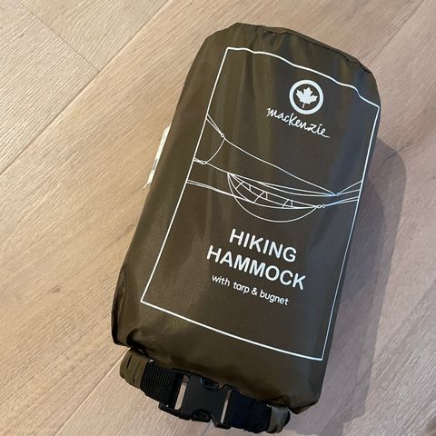 Uåpnet Hengekøye MacKenzie Hiking Hammock w/ tarp & bugnet selges billig