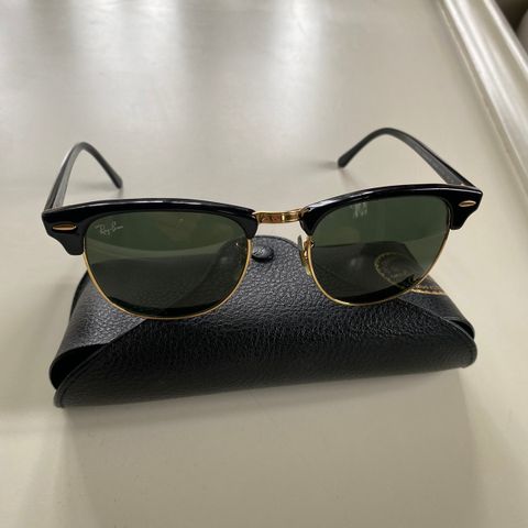 Ray-Ban Clubmaster solbriller selges