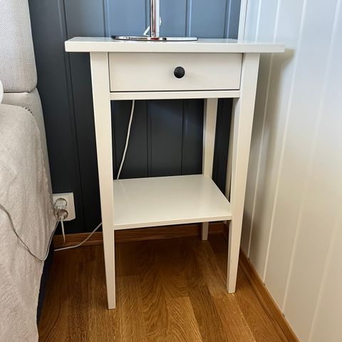 Hemnes nattbord