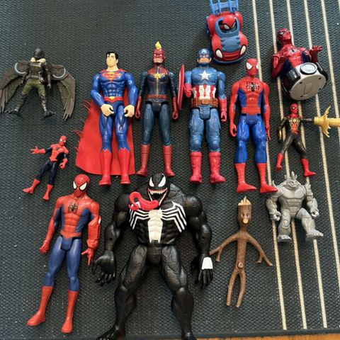 Diverse marvel figurer