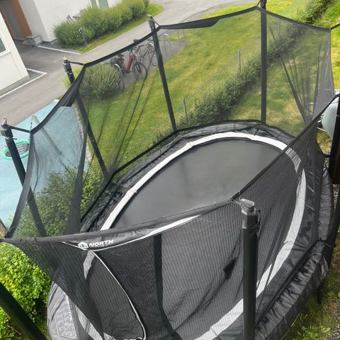 Oval trampoline fra North Explorer