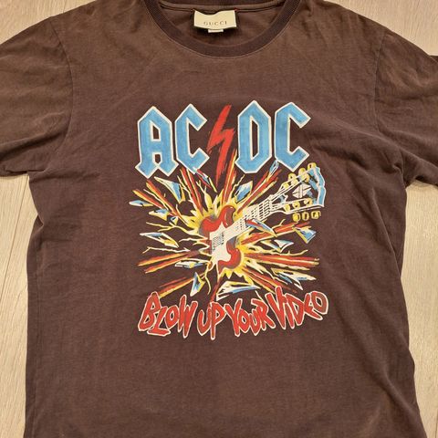 Gucci AC/DC t-skjorte