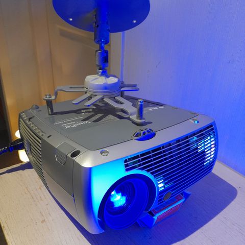 Infocus Screenplay 4800 Home Theater Projector m/takfeste