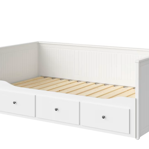 Hemnes dagseng med tre skuffer