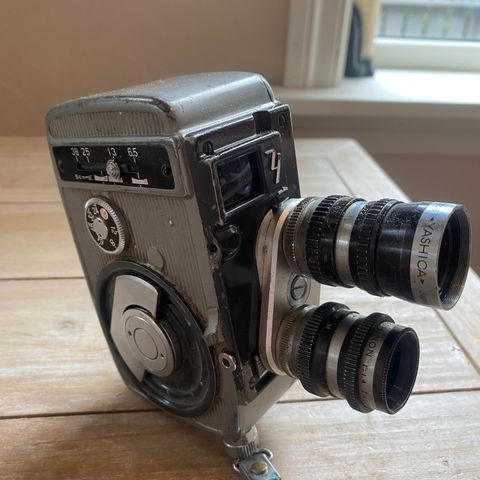 Yashica -8 vintage