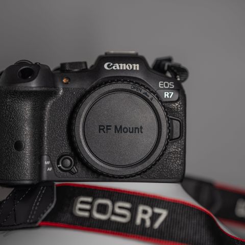 Canon R7 kamerahus.