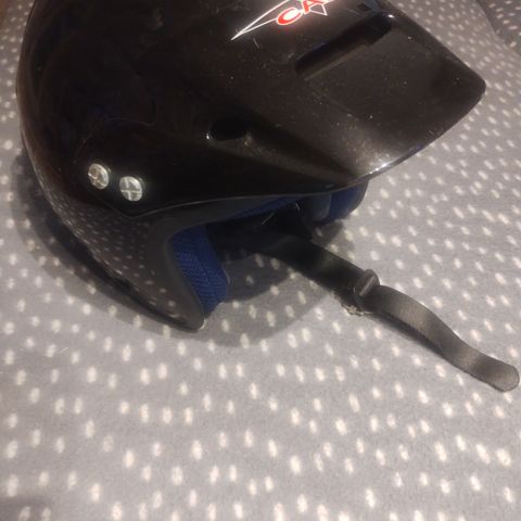 Pent brukt Can Moped hjelm til salgs.