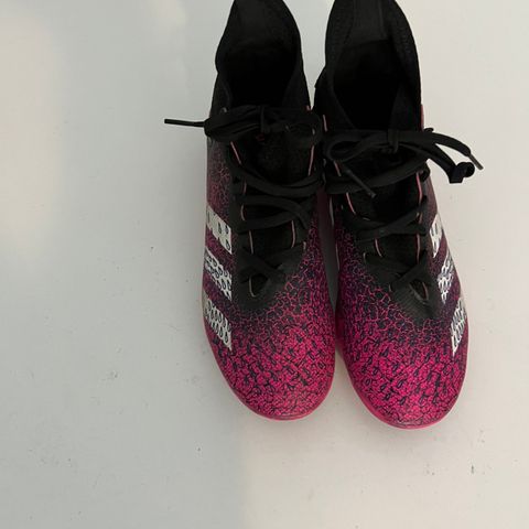 ADIDAS · PREDATOR FREAK 3 FOTBALLSKO GRESS/KUNSTGRESS