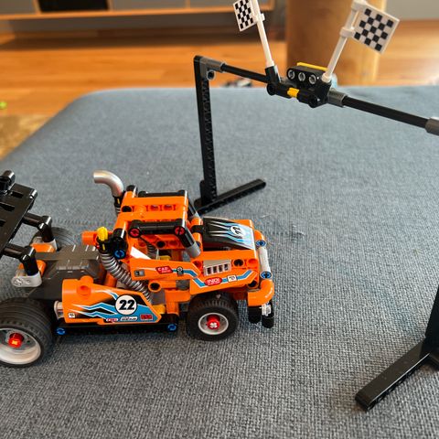 Lego Technic 42104 Race Truck