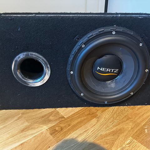 Hertz høytaller 900 watt