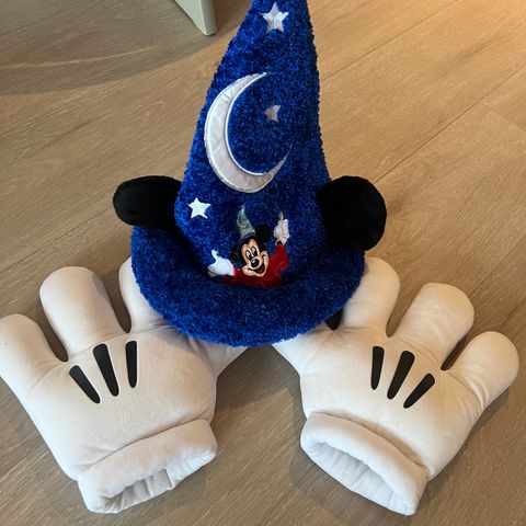 Mikke mus hender med hatt, kjøpt i Disneyland