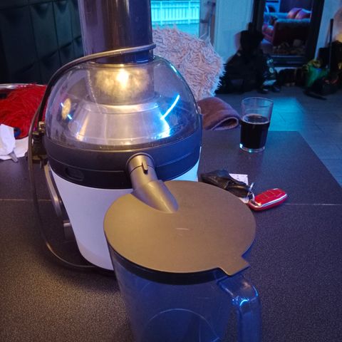 Juicer PHILIPS HR -1869 med boks