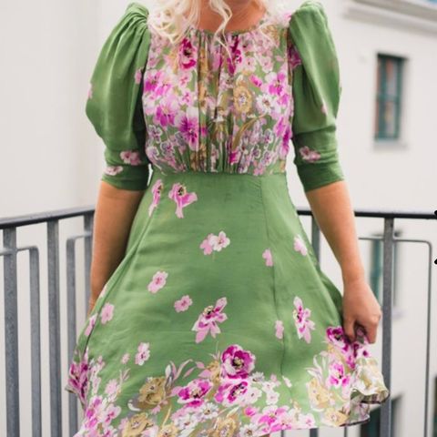 Helt ny By Timo kjole. Crepe Mini Dress Green Field