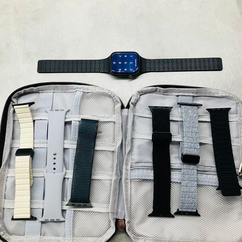 Apple Watch Series 9 45mm Aluminium Sport Loop | MASSE REIMER INKLUDERT