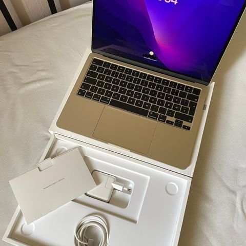MacBook air 13” M3 2024 8Gb/256Gb Starlight