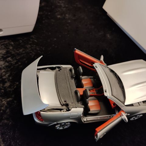 Mercedes Benz SLK 230 Kompressor scala 1/18 Maisto