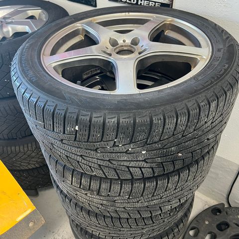 Continental vinterdekk 225/50/17 med felg 5x110