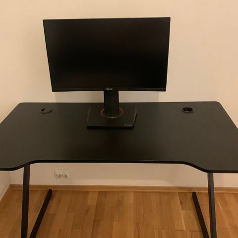 Gaming desk