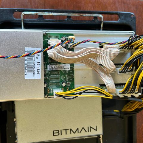 Antminer S9 12 TH/s Bitcoin miner