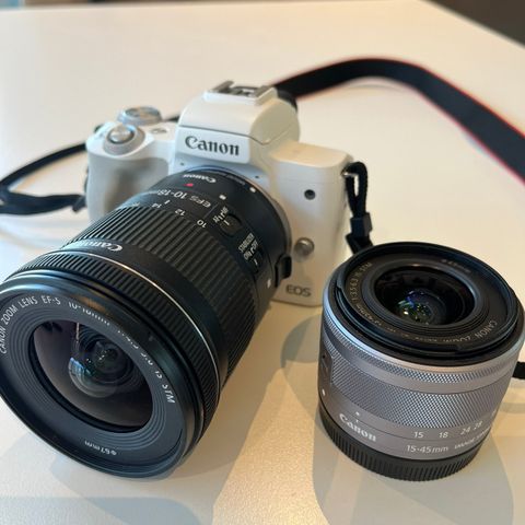 Canon M50 Mark ll systemkamera med ekstra vidvinkel linse