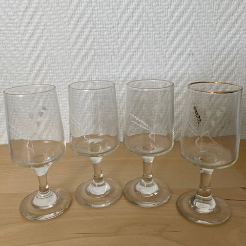 4 vintage glass med stråmotiv