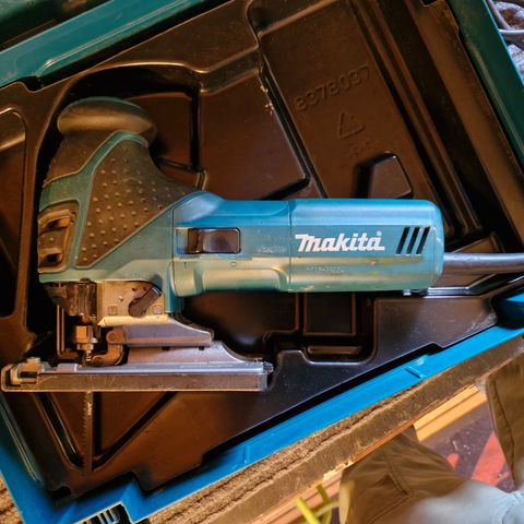 Makita 4351FCTJ stikksag