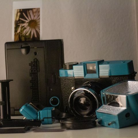 Lomography Diana F+, + instant back Instax mini