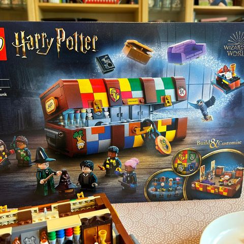 LEGO Harry Potter 76399 Hogwarts Magical Trunk