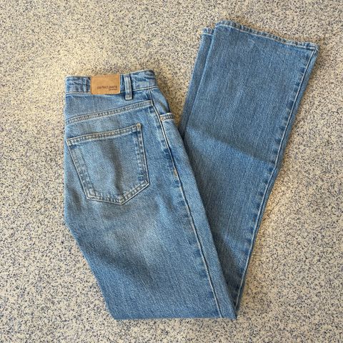 Perfect jeans fra Gina Tricot str 32