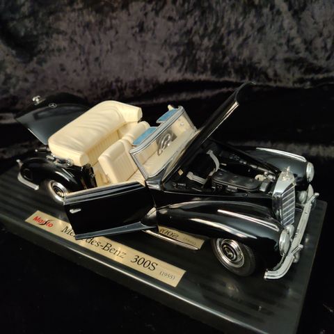 Maisto 1/18 Mercedes-Benz 300S (1955)