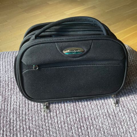 Samsonite toalettmappe. Ikke brukt.