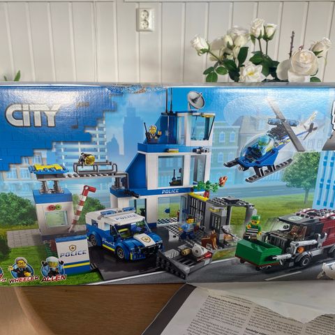 Lego City Police Station. Sett nummer 60316. Ny og uåpnet
