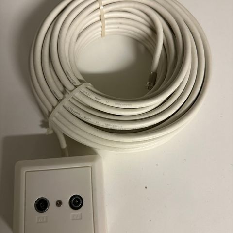 Div til parabol, 2 x coax kabel, 3 x LNB, splitter